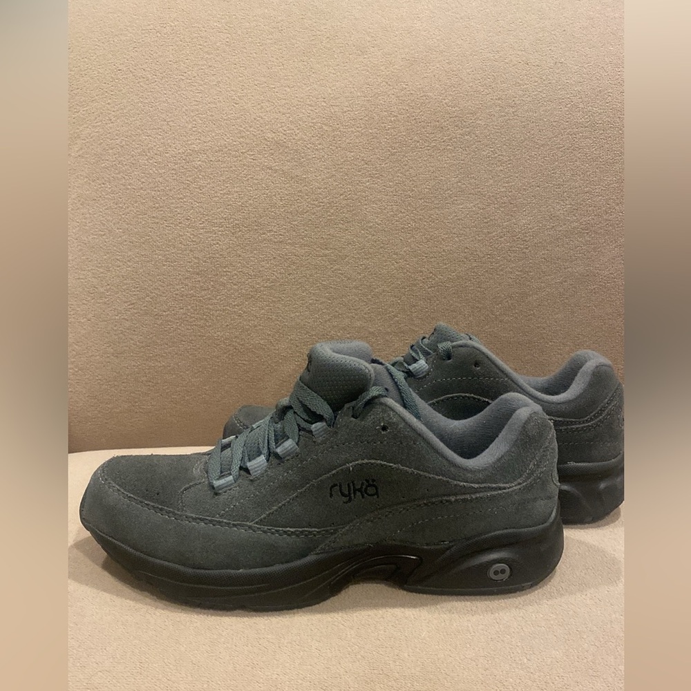 Ryka Catalyst 3 dark gray shoes women’s 7 leather/fabric upper good used